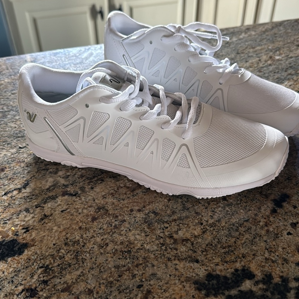 Varsity White Women's Cheer Shoes - Picture 2 of 4